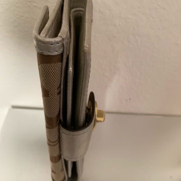 Coach wallet with turn lock closure with gold Trim - Picture 3 of 8